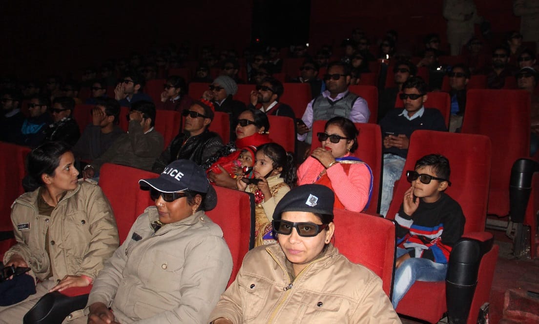 padmavat show display in police protection