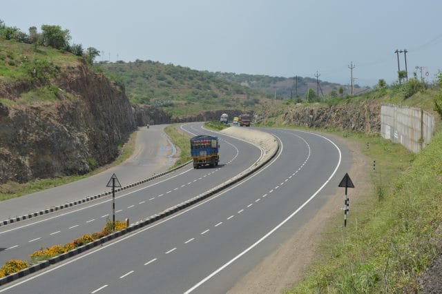elevated road will made soon for amausi airport