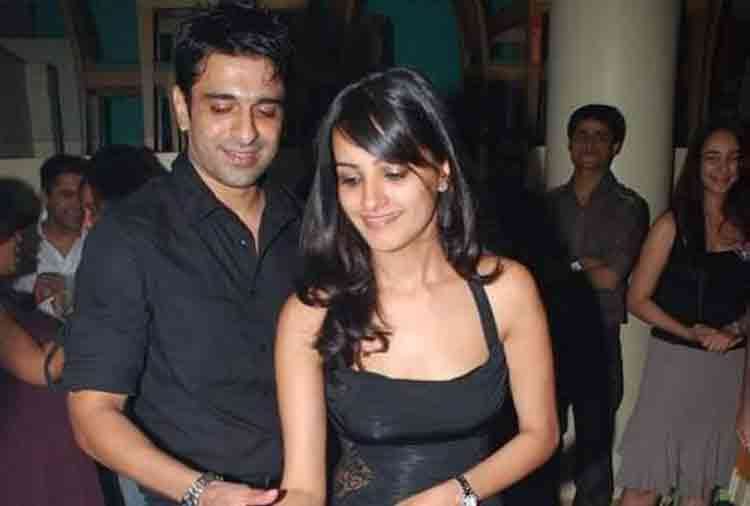 anita hassanandani shared a photo of her first kiss with husband goes viral