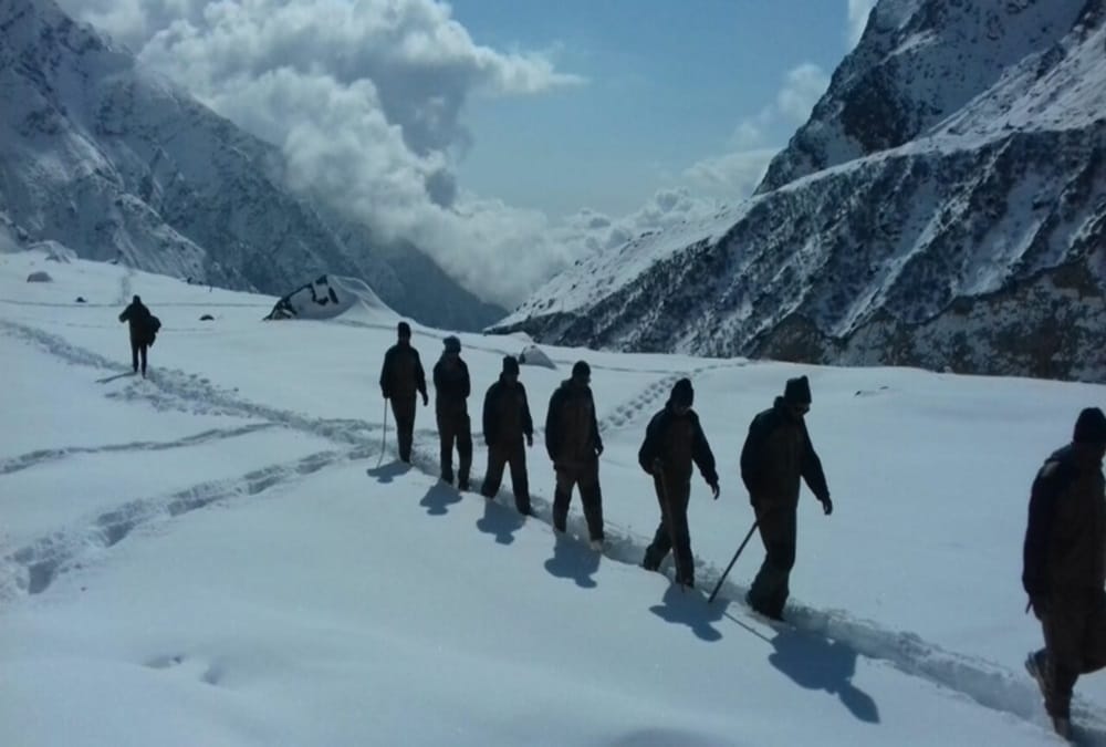 Fog and snowfall warning in uttarakhand