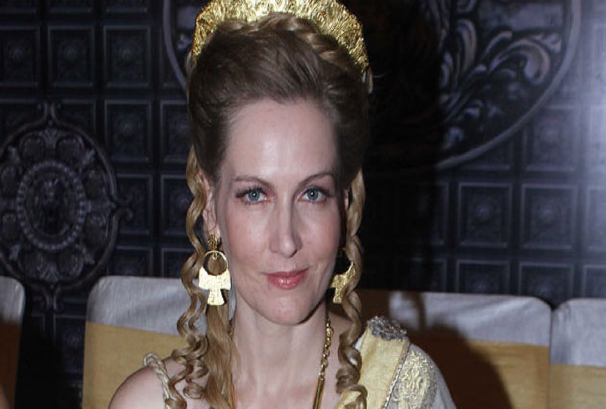 suzanne bernert will play as sonia gandhi role in the accidental prime minister