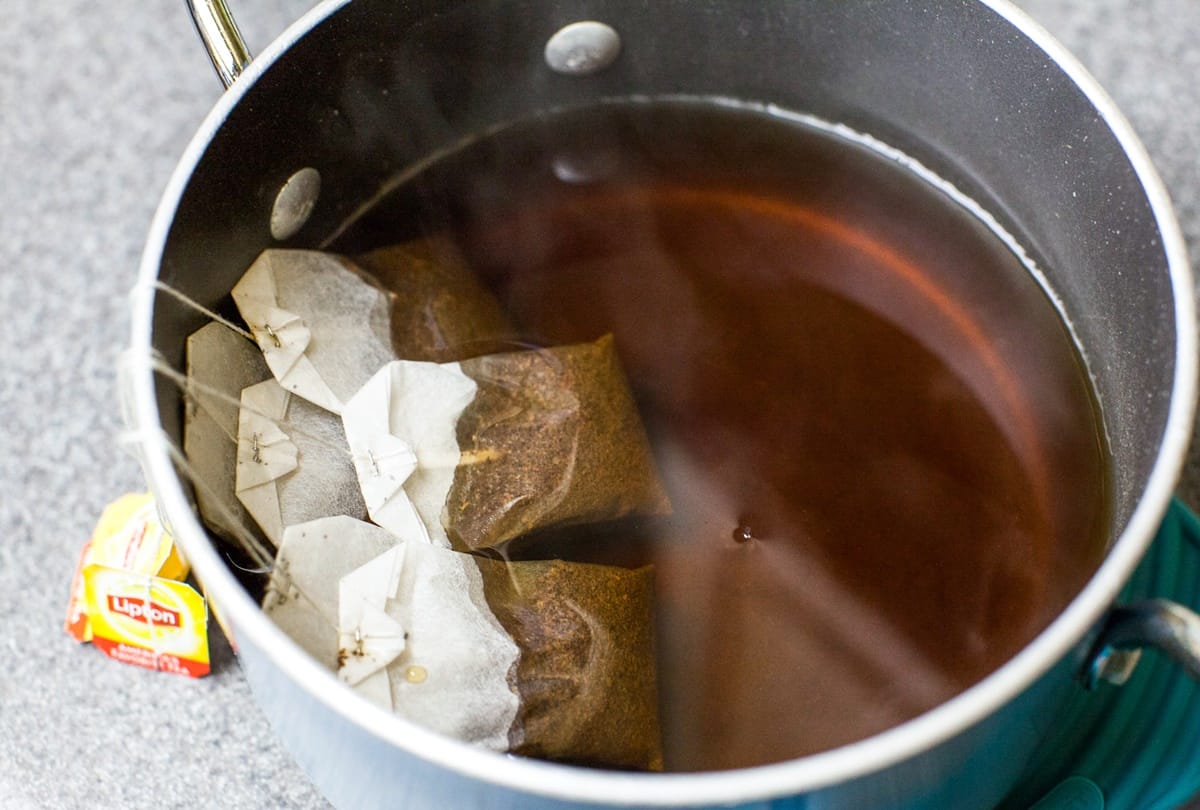 Awesome and Amazing uses of tea bags can amuse you, dont waste or throw it know home remedies