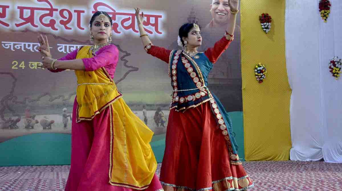 Varanasi dutta sisters get honour on Up diwas