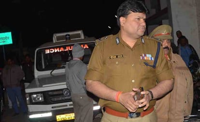 Employee leader shot dead in varanasi