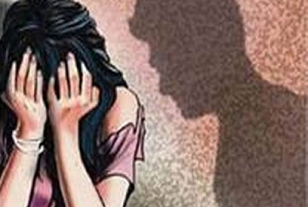 शिकायत करने पर जेई ने दी महिला को गालियां