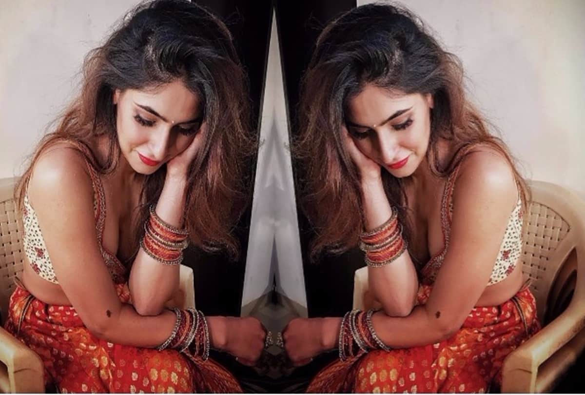 Karishma Sharma Says how to shoot intimate scene between her and sakshi pradhan
