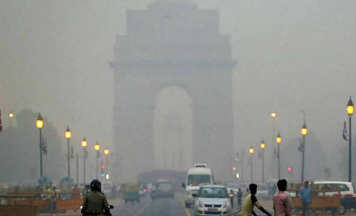 Delhi NCR air again bad for tempchar down and due to fog