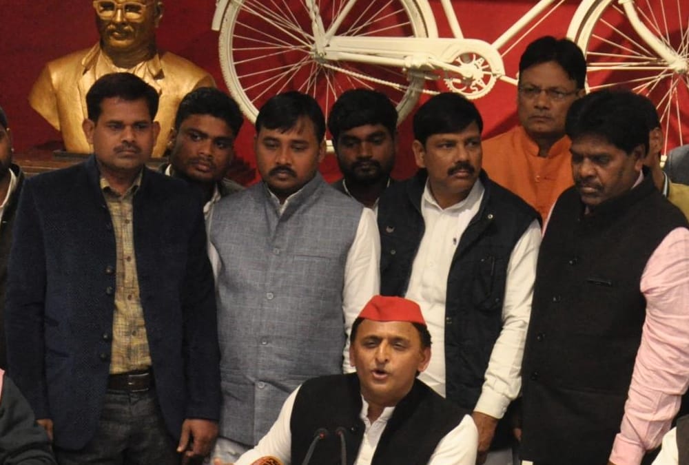 two former bsp mla join samajwadi party.