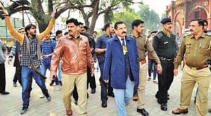 VC opposes ECC, stay 2 and half hours