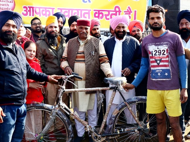 हॉफ मैराथन में पंकज चैंपियन
