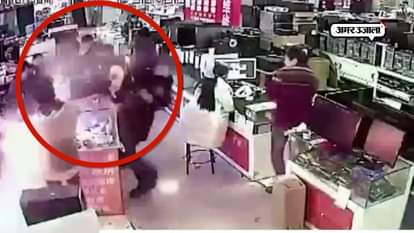 I PHONE BATTERY BLAST WHILE CHECKING, KNOW WHY PHONE BATTERY BLASTS