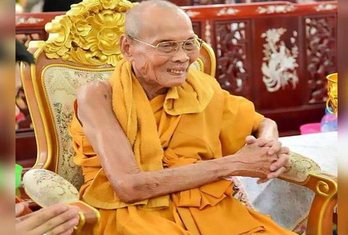 Miracle with dead body of a Buddhist monk