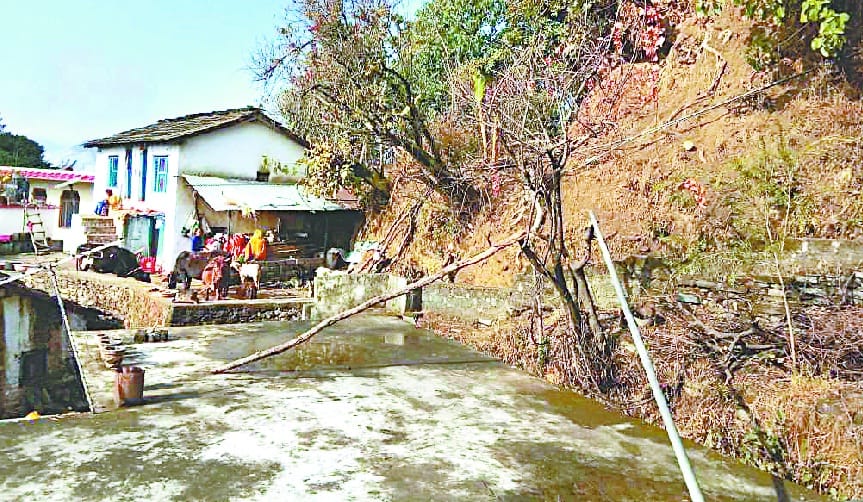 Four houses in Musagao came under threat