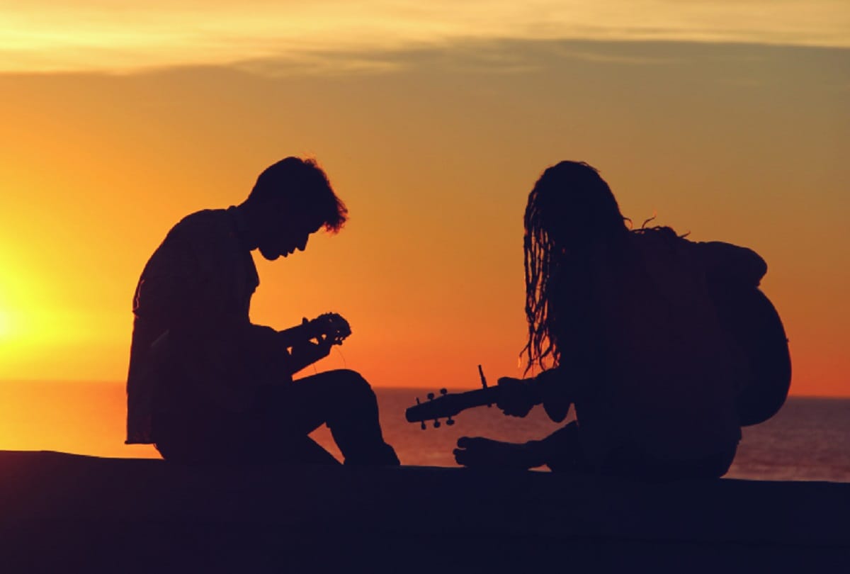 Habits of people who make friends easily