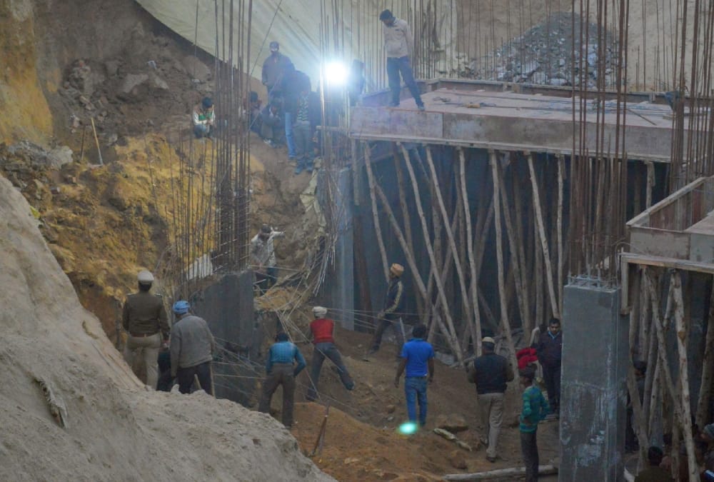 two labourer died in faizabad during construction of a building.