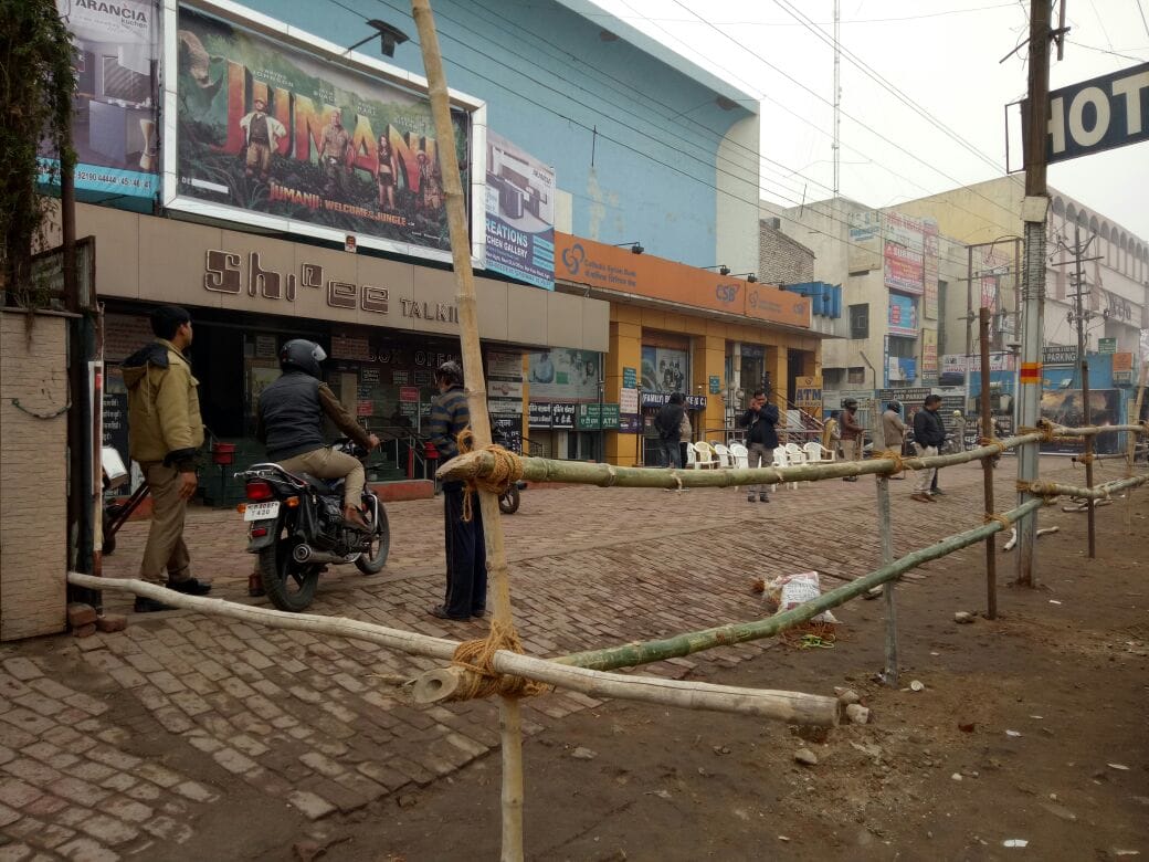 padmaavat release in agra stir going on