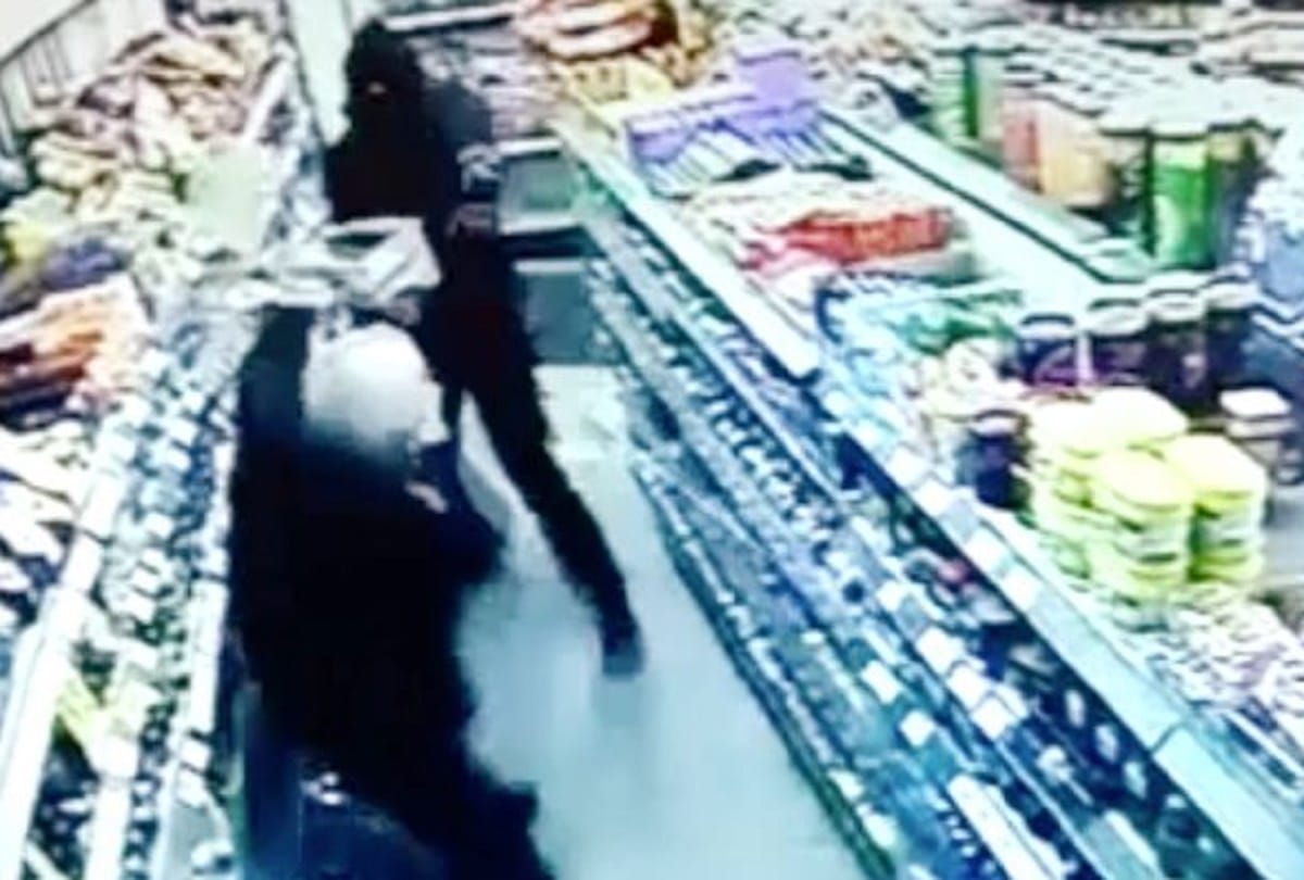 PIO beat robbers from cardboard boxes in UK