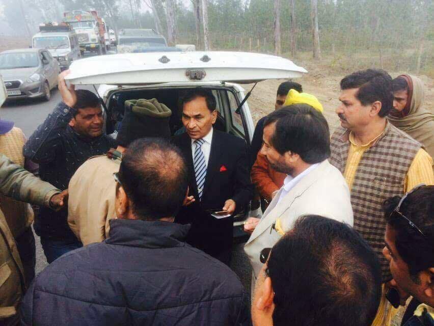 finance minister help accident injured