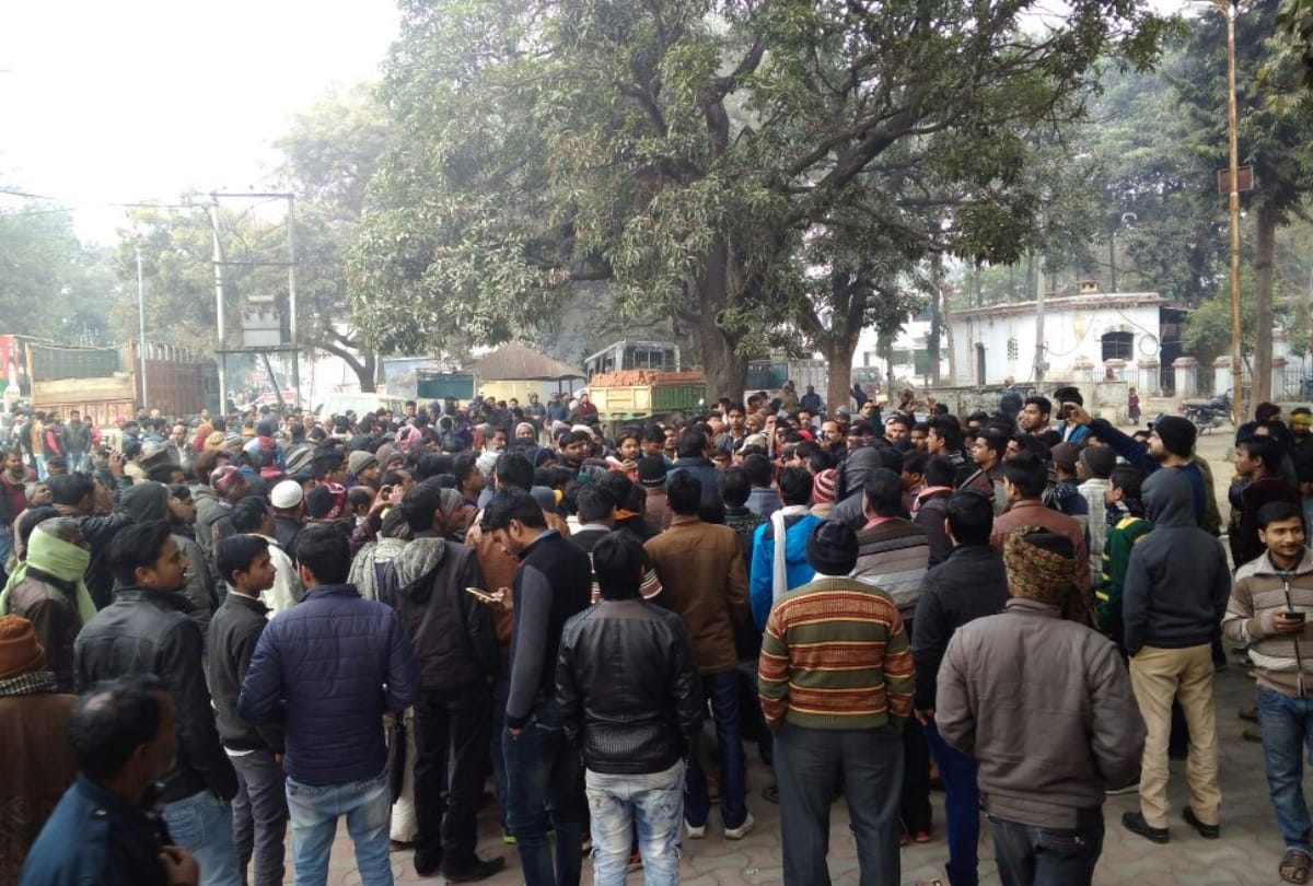 malihabad businessmen protest against dacoity