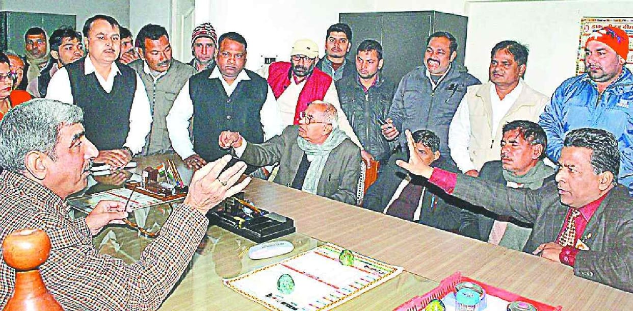 Lawyer discontinued from judicial work