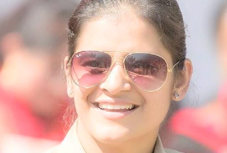 women icon award to young ips officer of himachal shalini agnihotri