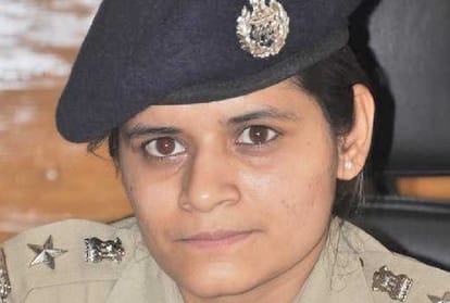 women icon award to young ips officer of himachal shalini agnihotri