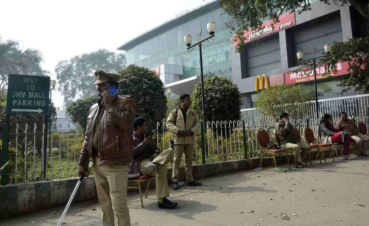 people not came out for watch padmaavati after heavy security