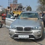 पद्मावत पर बवाल: उपद्रवियों ने तोड़ी बीएमडब्ल्यू कार, हॉल मालिक से की मारपीट