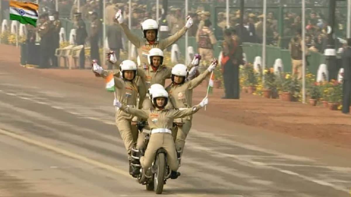 Sarkari Naukri: BSF Recruitment vacancies for 63 Constable know how to apply sarkari jobs