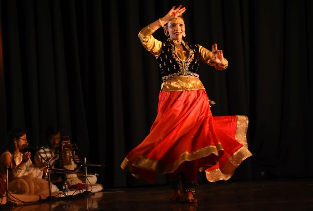 सांस्कृतिक प्रस्तुति ने मोहा मन