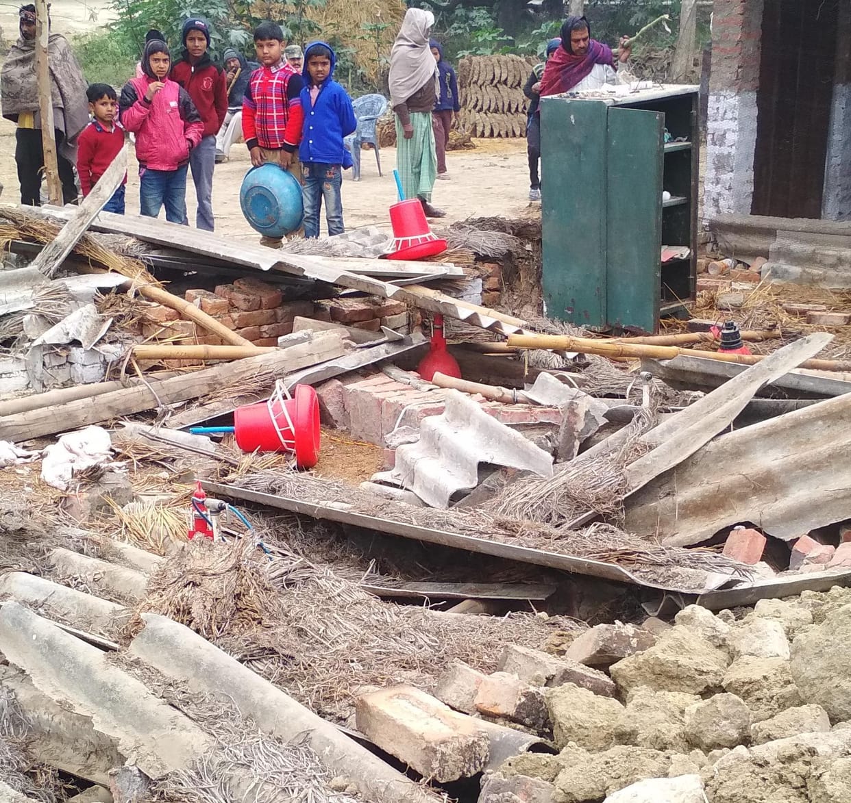More than 300 chickens die due to wall collapse