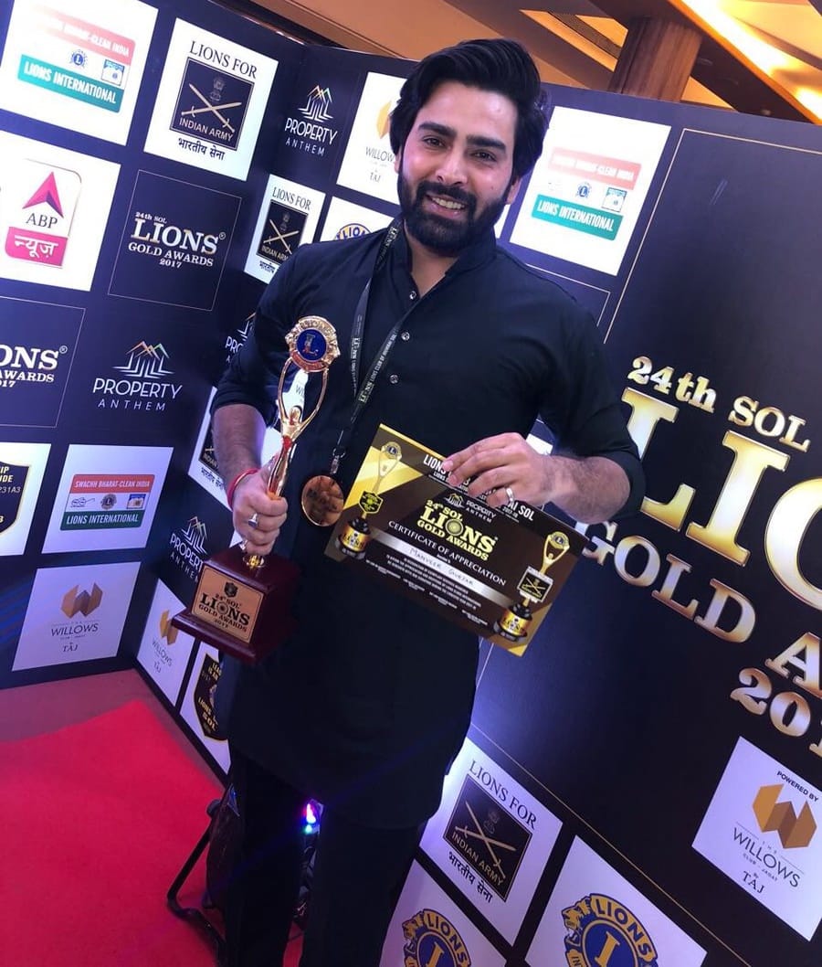 Kamya Punjabi and Manveer Gurjar spot together at lions gold awards 2018