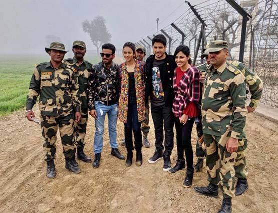 aiyaary starcast on wagah border on 26 january morning, sidharth malhotra