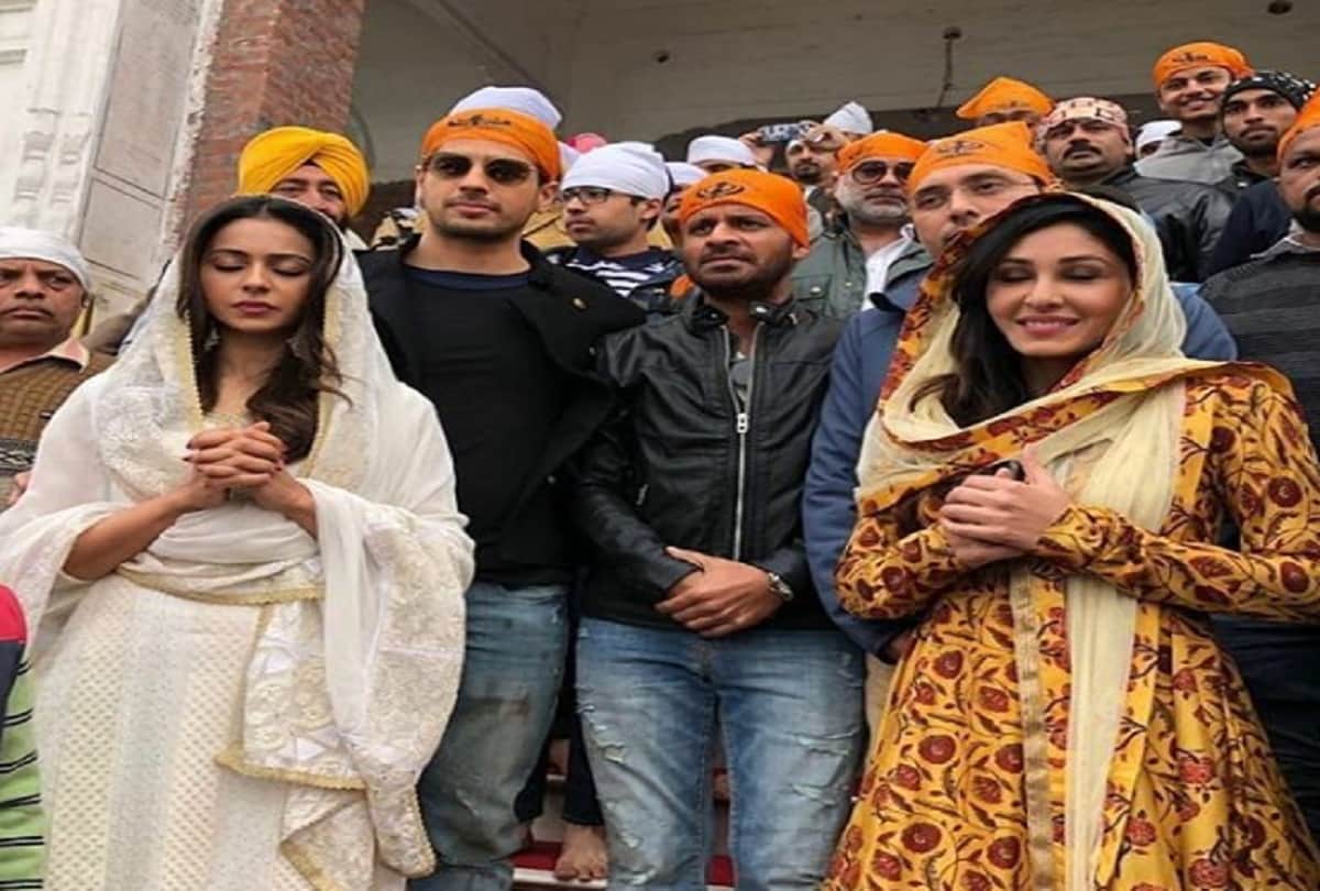 Aiyaary team take blessings from Golden Temple ahead of film release 