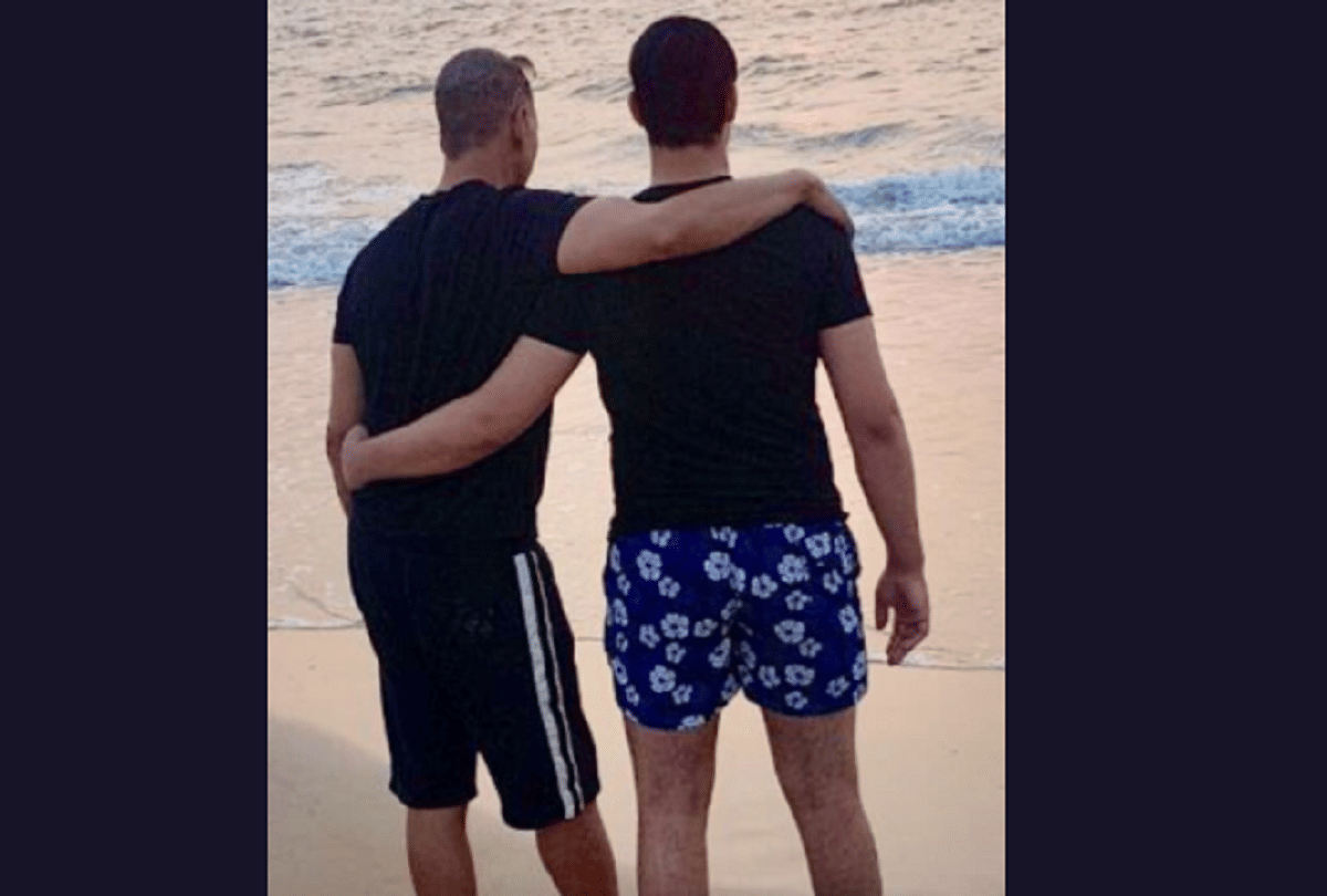 akshay kumar shared picture with son aarav on republic day