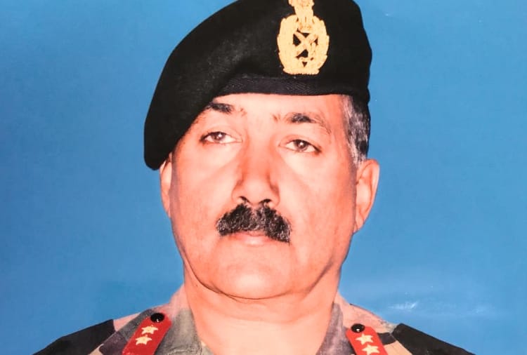  major general is making army in minus 15 degree temperature