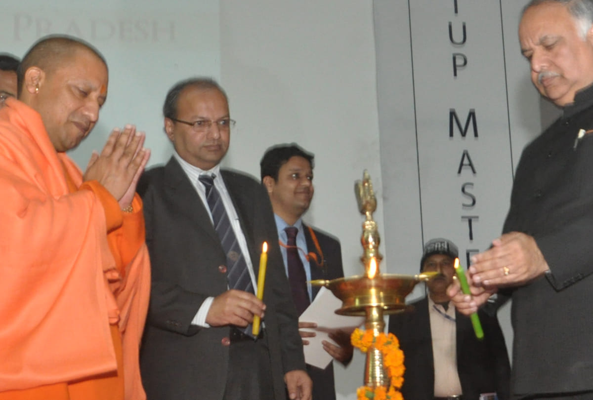 cm yogi in iit kanpur