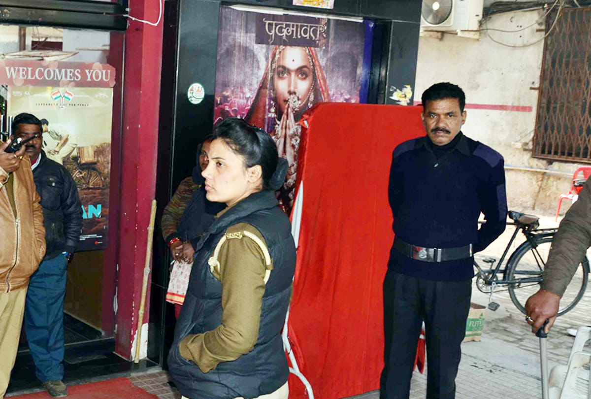 film padmavat released in many theaters of kanpur