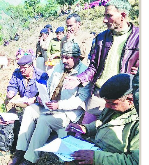 पति के साथ मजदूरी कर सविता पाल रही थी परिवार
