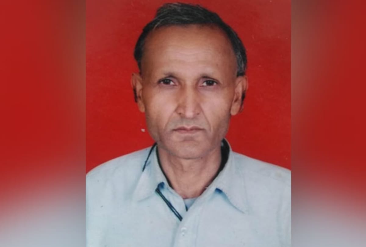 crooks killed guard of post office in rohini delhi and looted post office