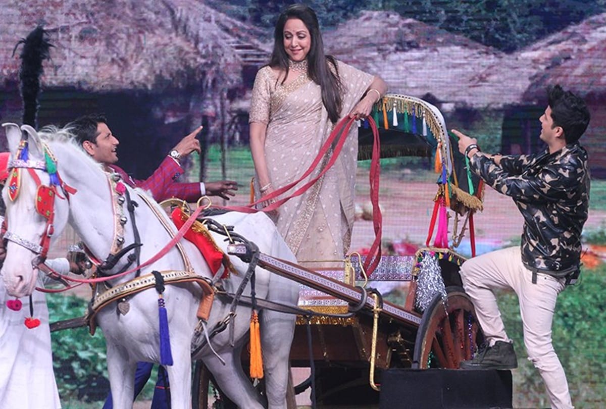 hema malini recreated basanti and dhanno scene of film sholay on dance india dance set