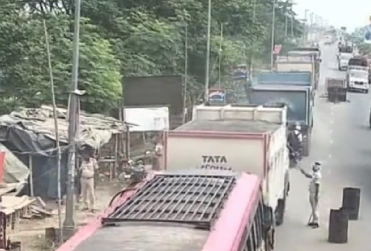 illegal recovery agents from truck drivers arrested in banda