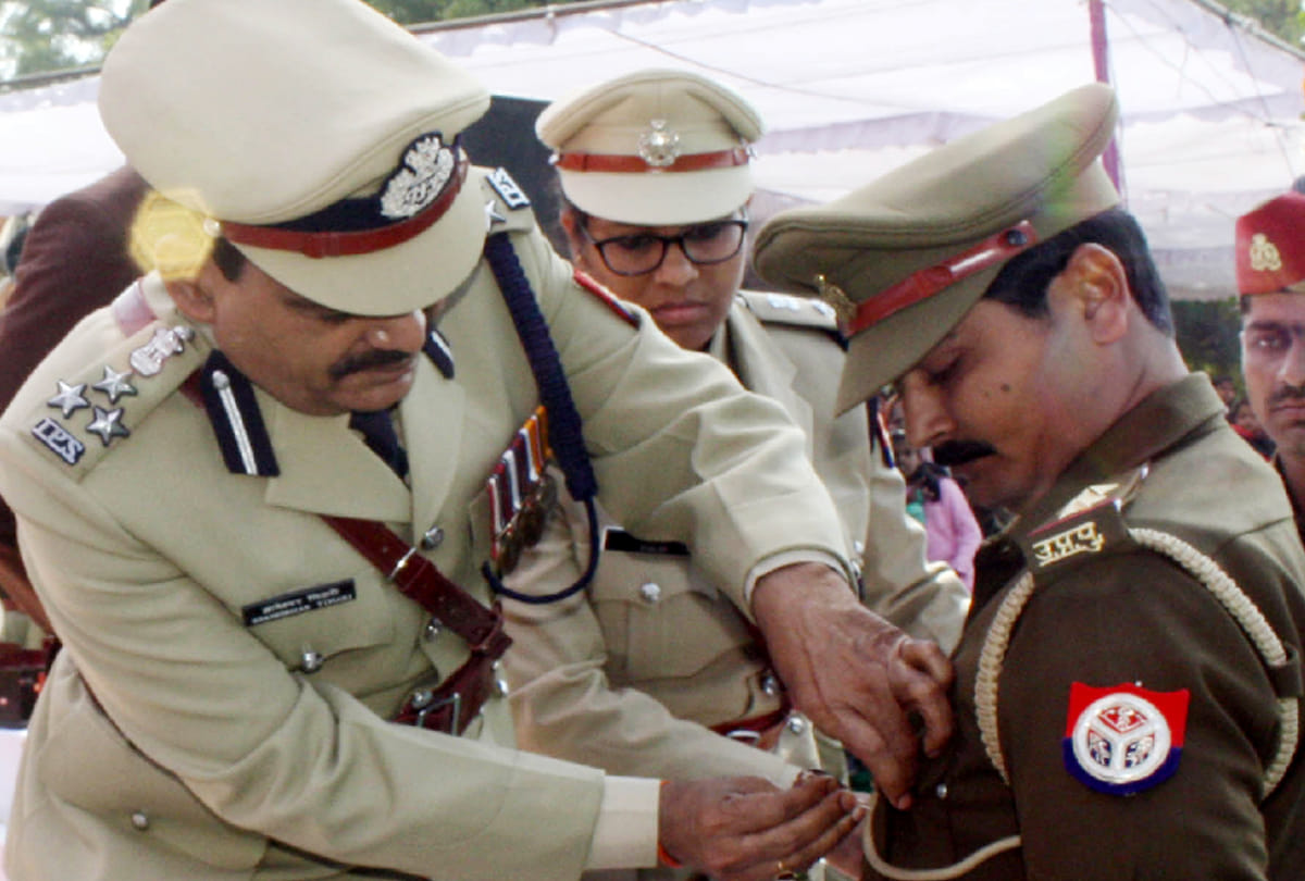 Suspended police station incharge for corruption