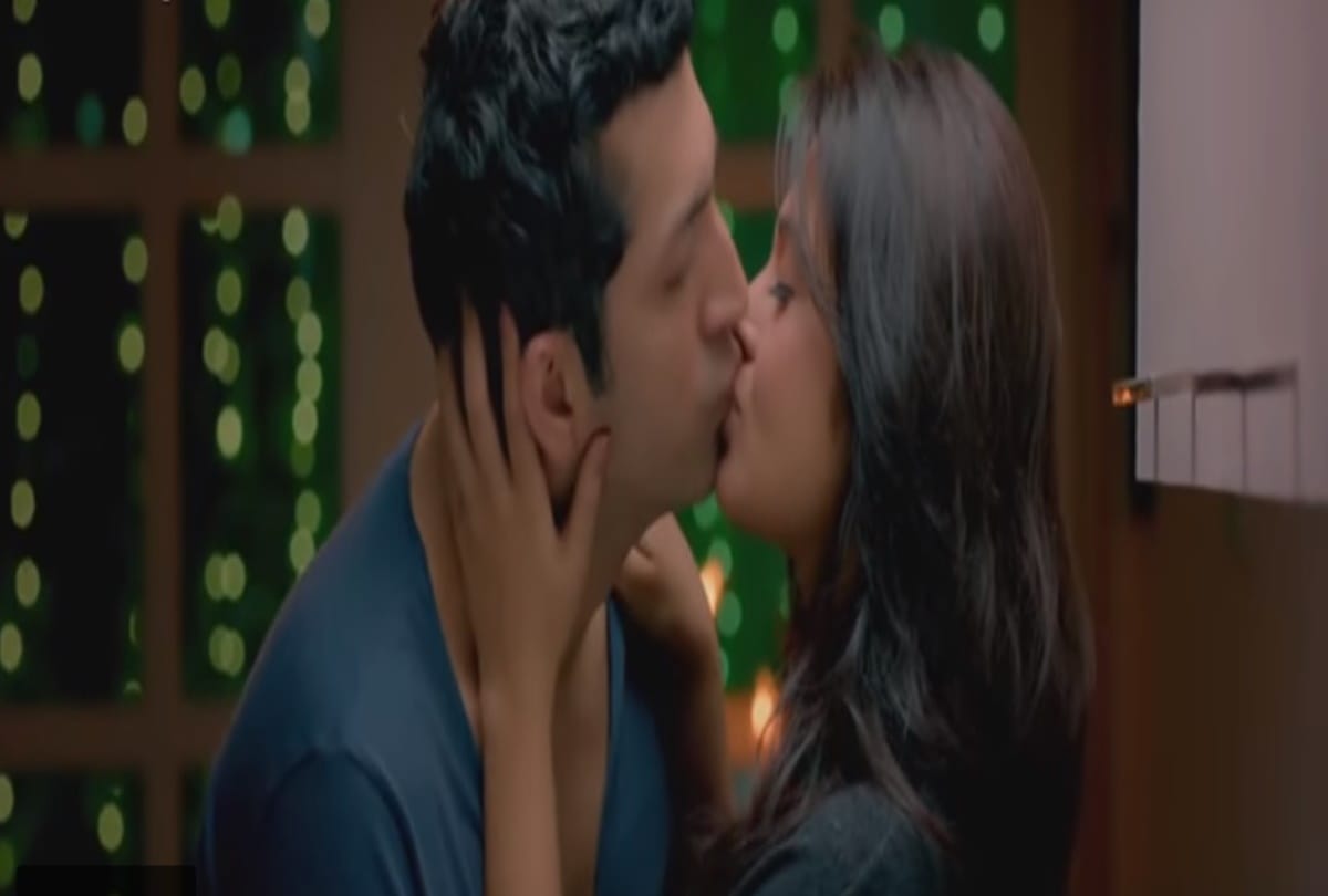 jennifer wingets movie fir se kissing scene has been viral on social media