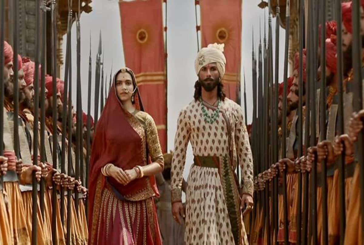 boxoffice analysis of Padmaavat vs Baahubali 2