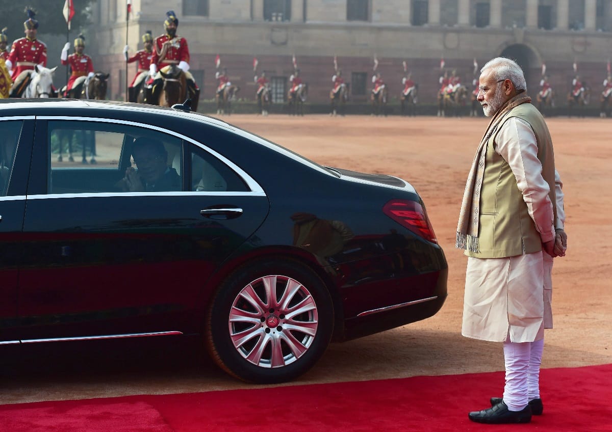 PM Narendra Modi greets his Cambodian counterpart Hun Sen during a ceremonial reception