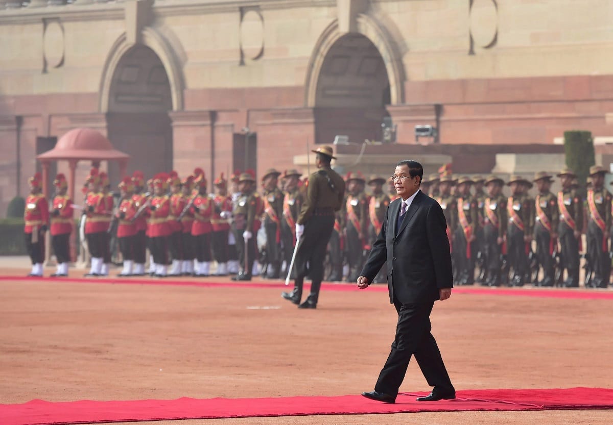 PM Narendra Modi greets his Cambodian counterpart Hun Sen during a ceremonial reception
