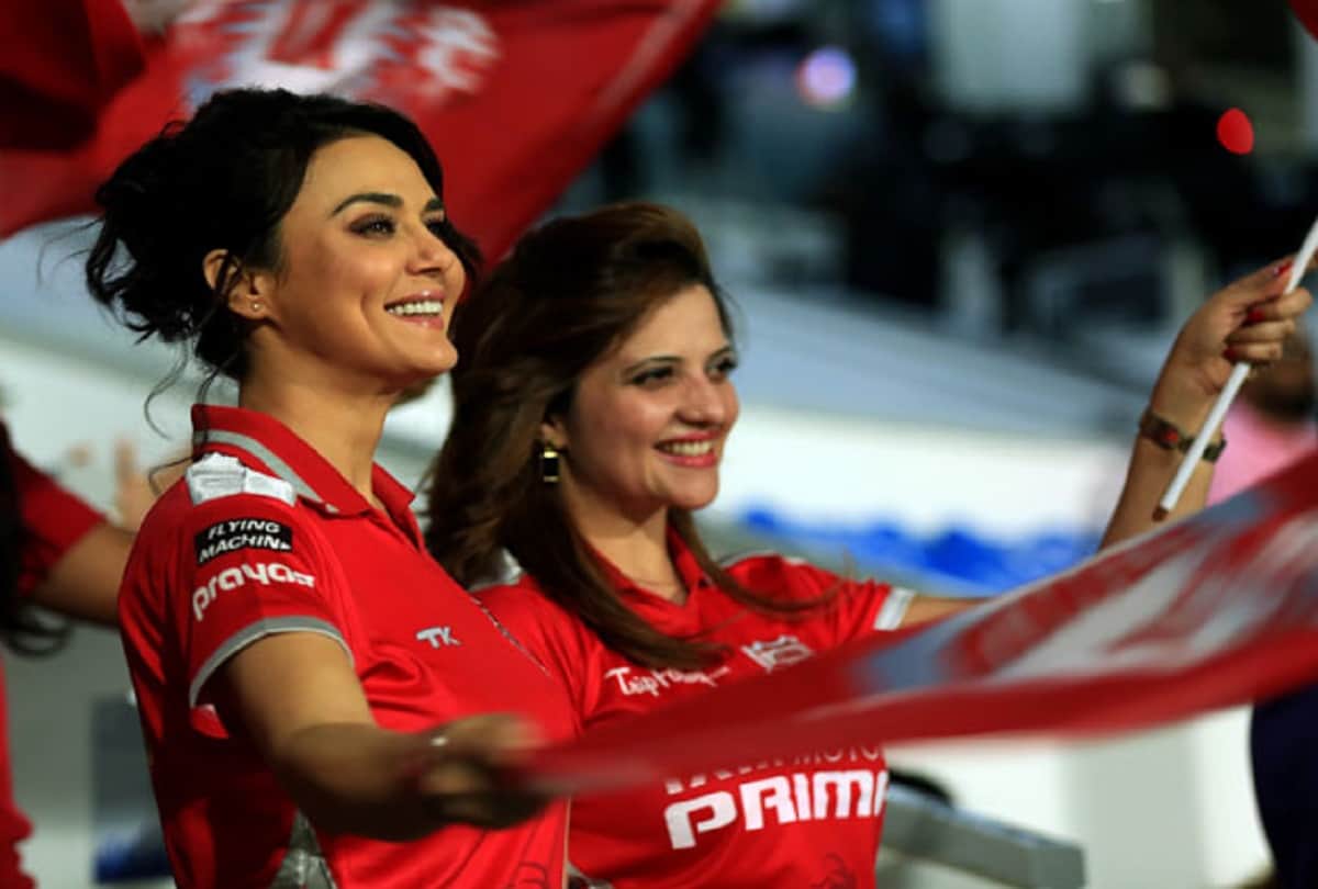 Preity Zinta has worked in Film industry as Assistant Director before acting
