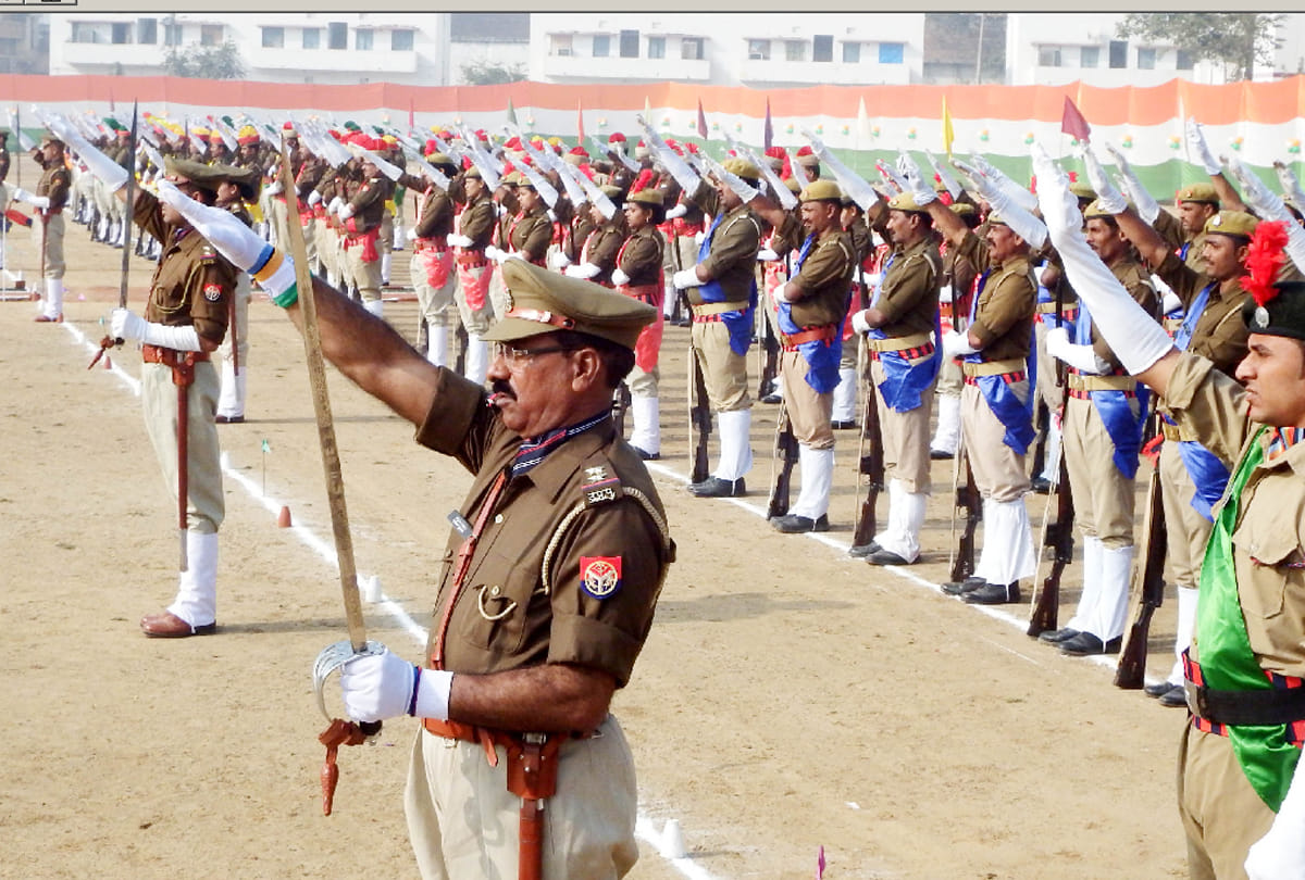 Suspended police station incharge for corruption