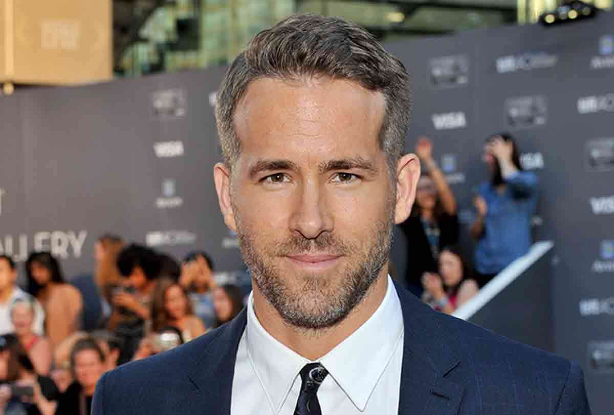 ryan reynolds make joke of his second daughter in twitter